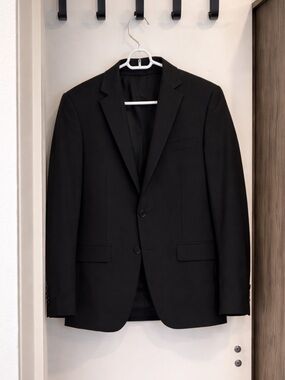 Tailored Small–Medium Suit Jacket with Pants